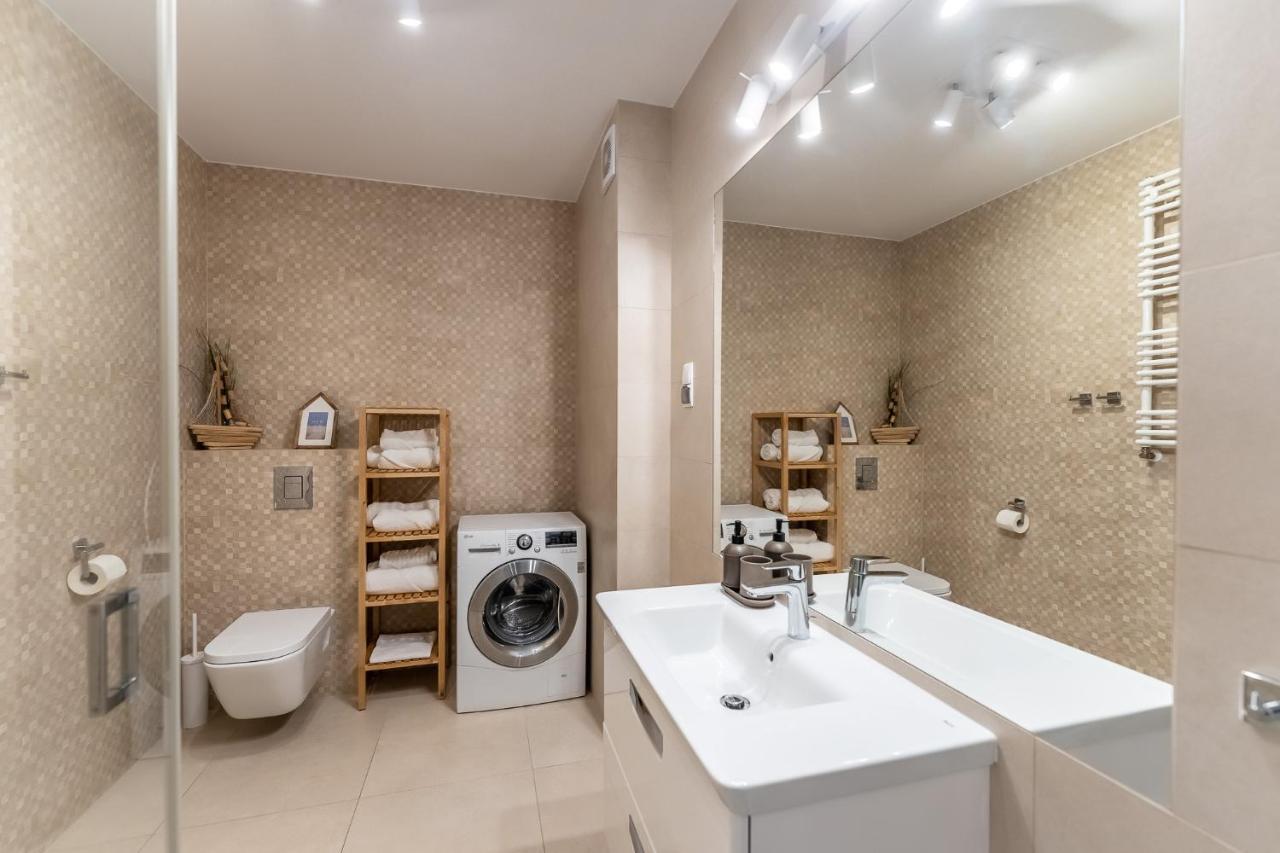 Przystan Kolo Brzegu Apartment Kolobrzeg Bagian luar foto