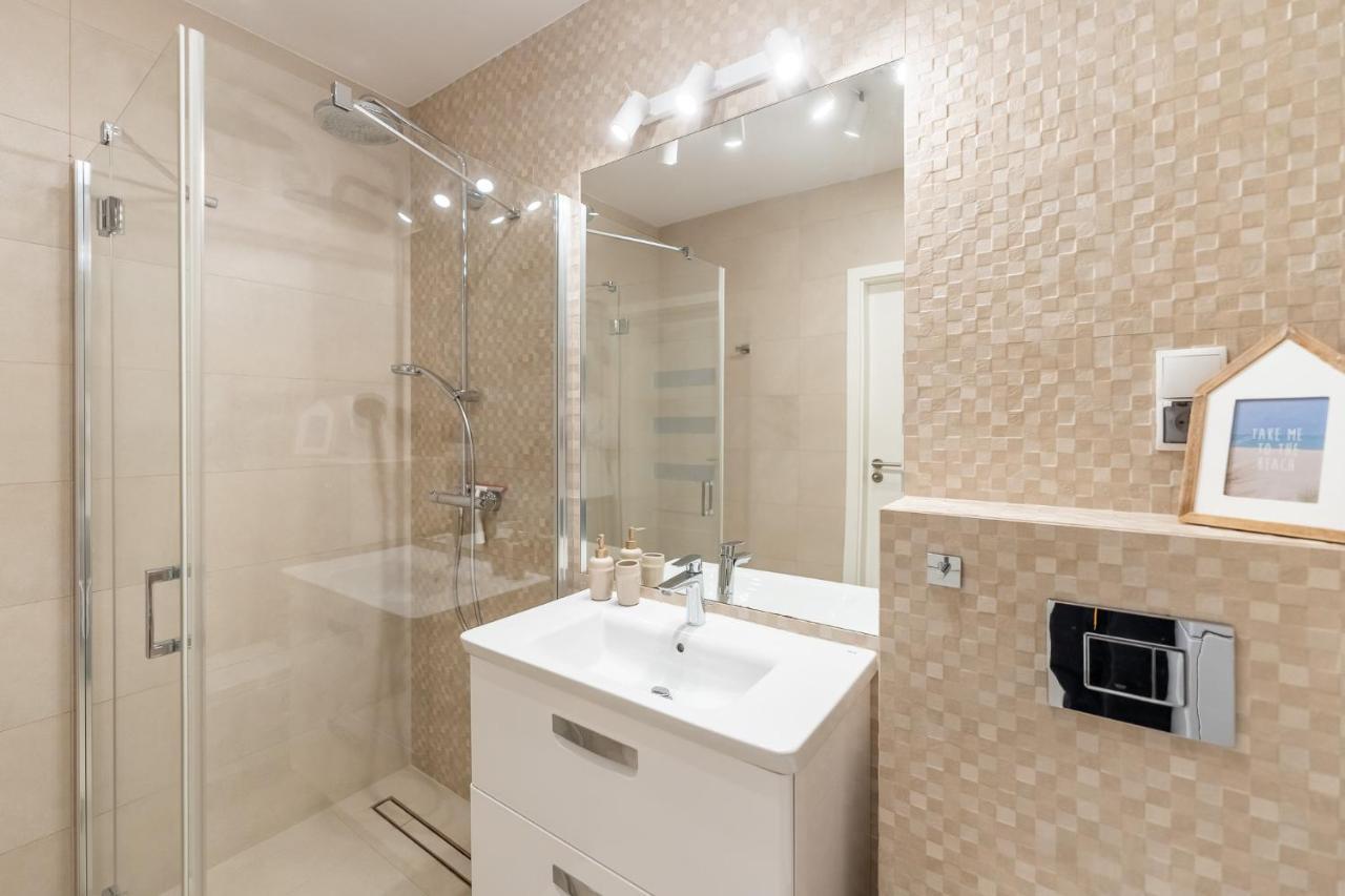 Przystan Kolo Brzegu Apartment Kolobrzeg Bagian luar foto