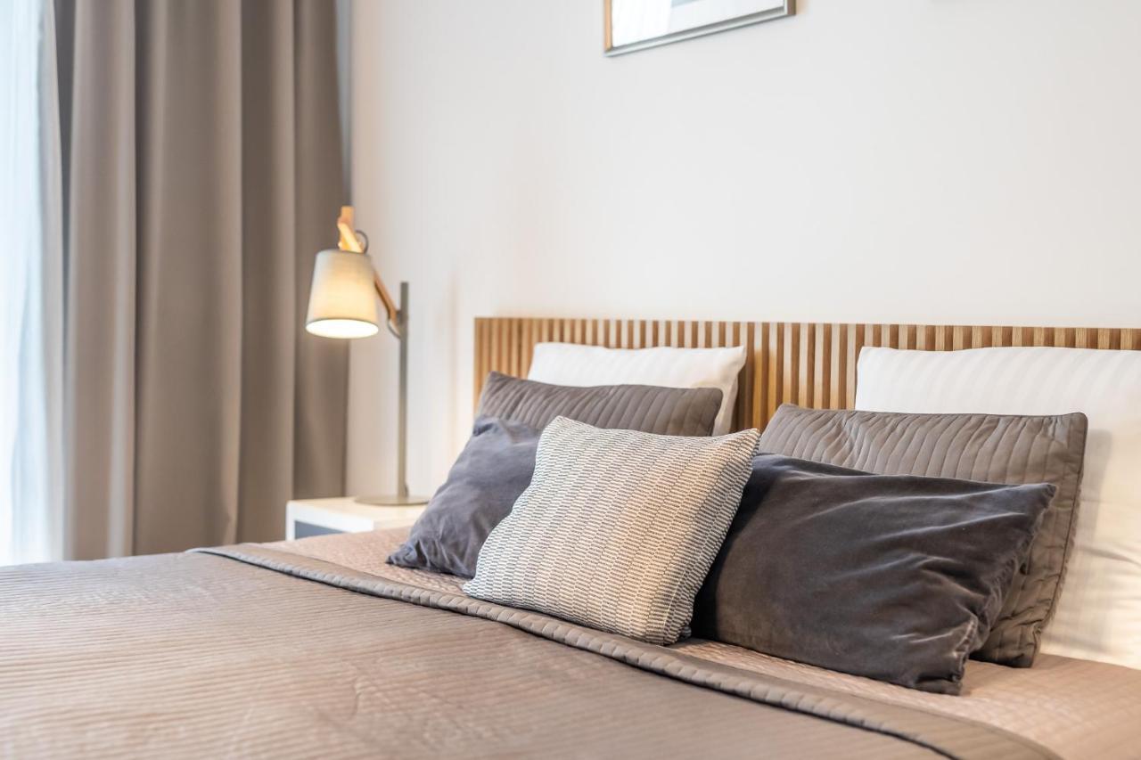 Przystan Kolo Brzegu Apartment Kolobrzeg Bagian luar foto