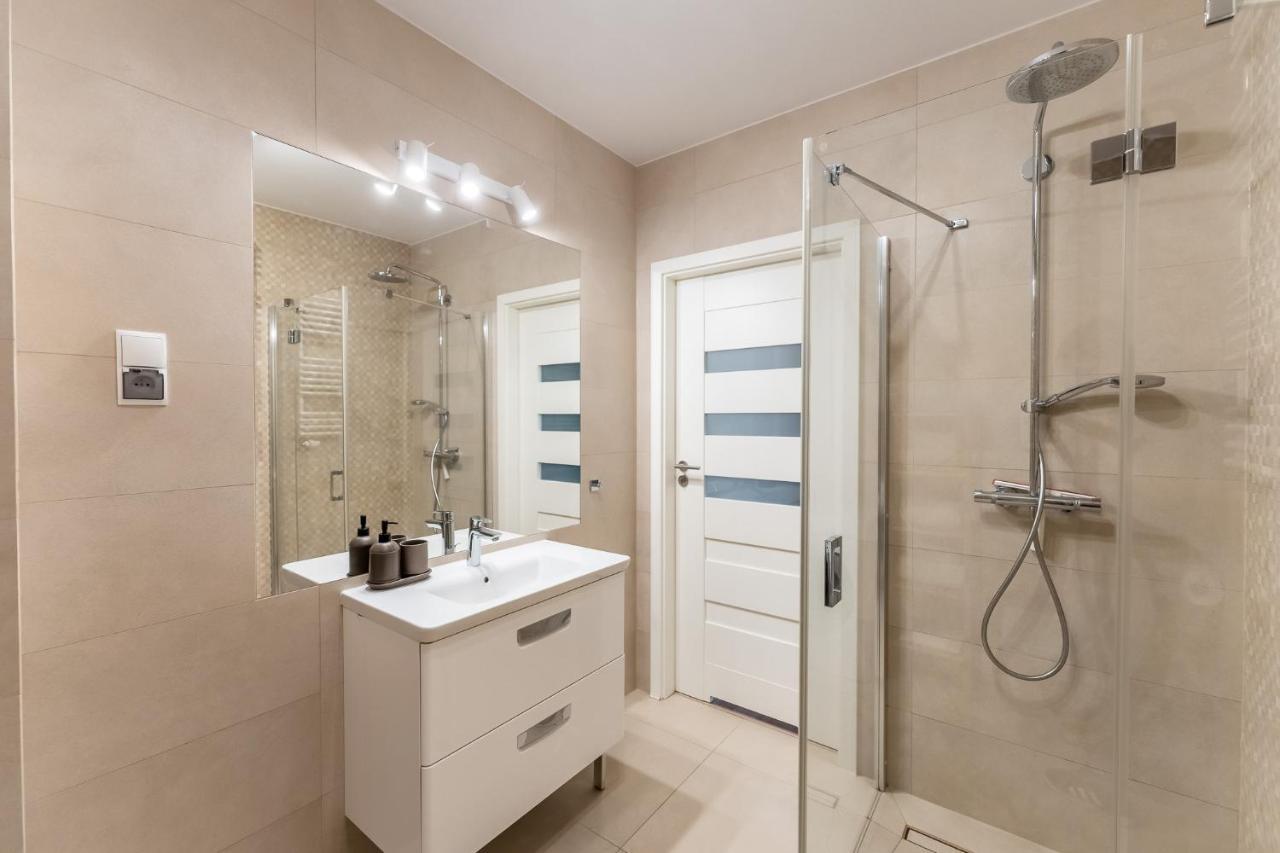 Przystan Kolo Brzegu Apartment Kolobrzeg Bagian luar foto