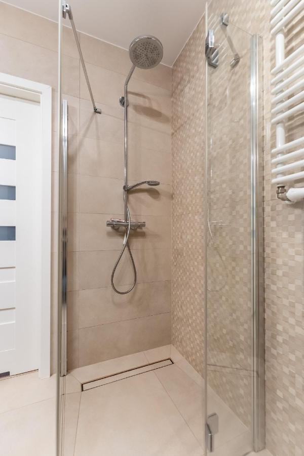 Przystan Kolo Brzegu Apartment Kolobrzeg Bagian luar foto