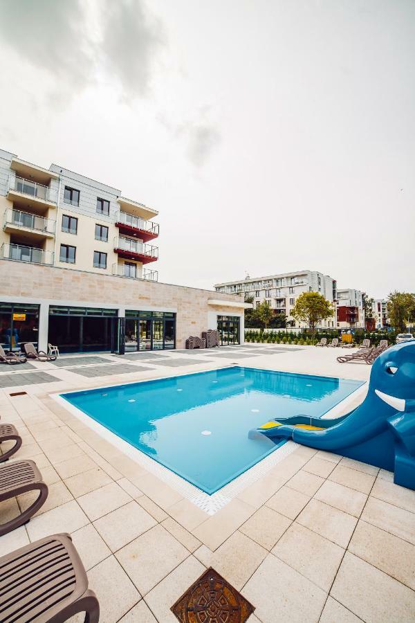 Przystan Kolo Brzegu Apartment Kolobrzeg Bagian luar foto